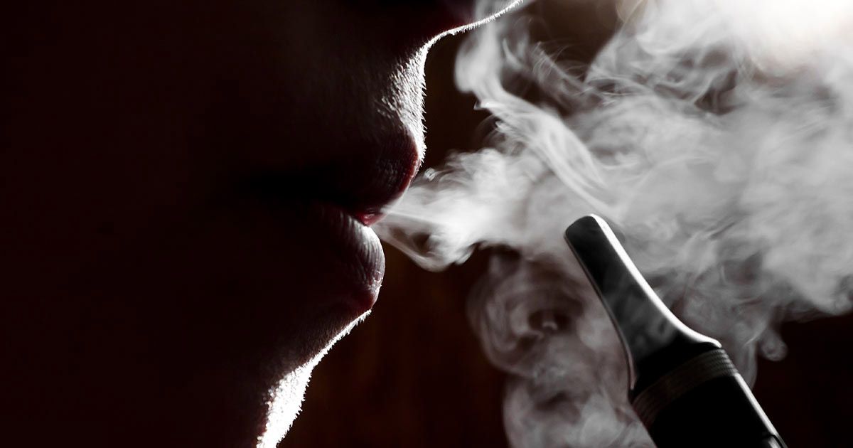 Como os cigarros eletrônicos podem afetar seu cérebro, coração, pulmões e cólon