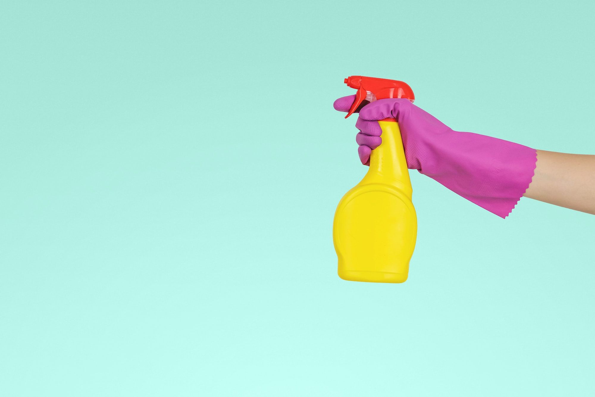 Os 8 melhores produtos de limpeza atóxicos que você pode usar em casa