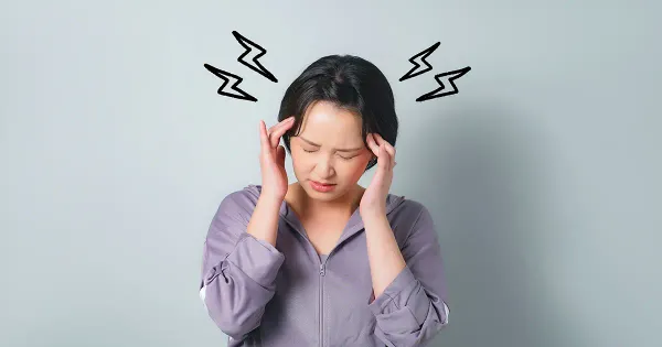 A má saúde bucal aumenta a incidência de enxaqueca e dores no corpo em mulheres