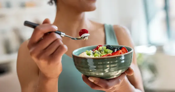 Metas alimentares menores motivam mudanças maiores, sugere novo estudo